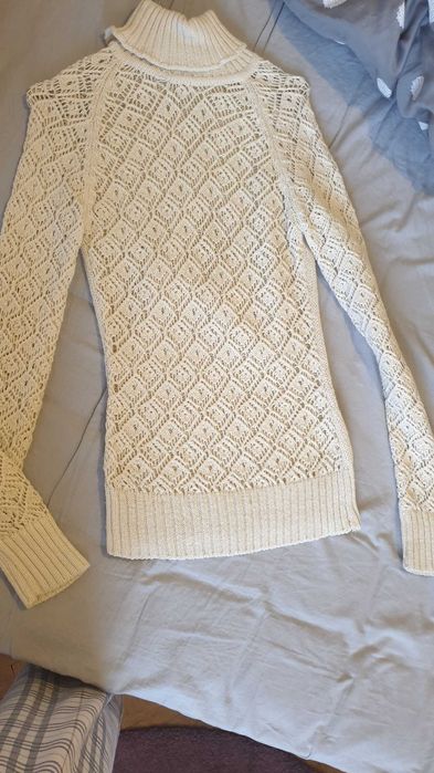 Дамско ръчно плетено поло