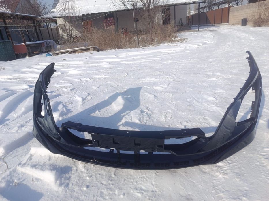 Продам бампер hongqi E-GM5