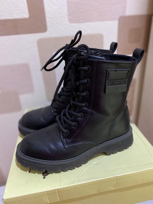 Продам весенние ботинки для девочки