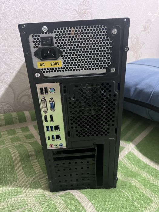 Офисный компьютер