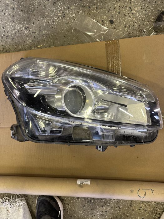 Nissan Quashqai II /2 десен фар