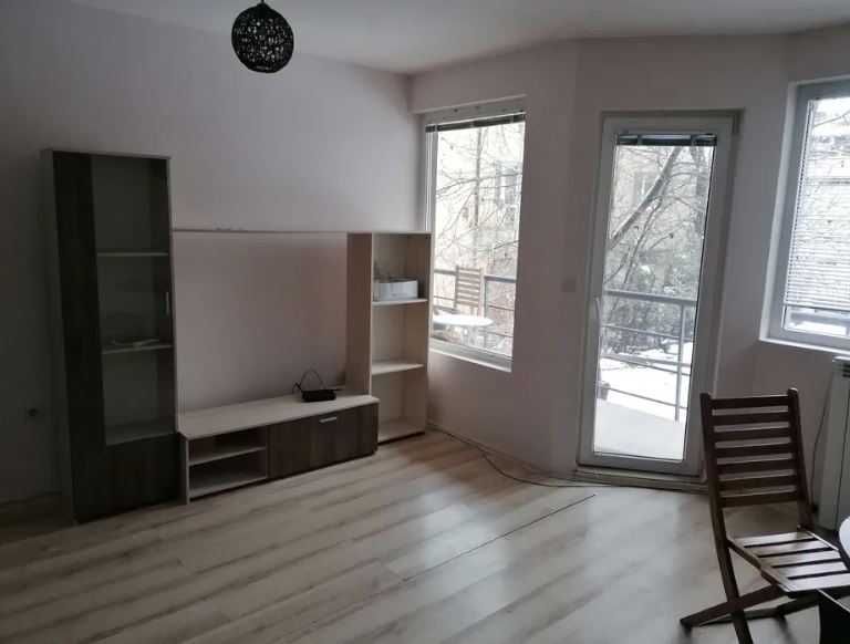 Дава се под наем Тристаен апартамент в София, Хладилника - 95 кв.м за 500 € - Снимка #2