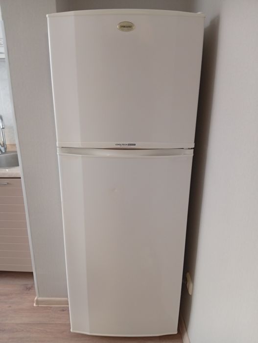 Продам отличный холодильник