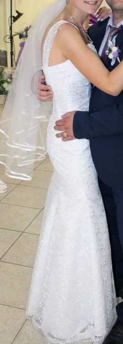 Булчинска рокля с презрамки