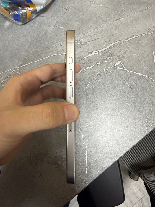 Iphone 15 pro 128 гб акумулятор 84%