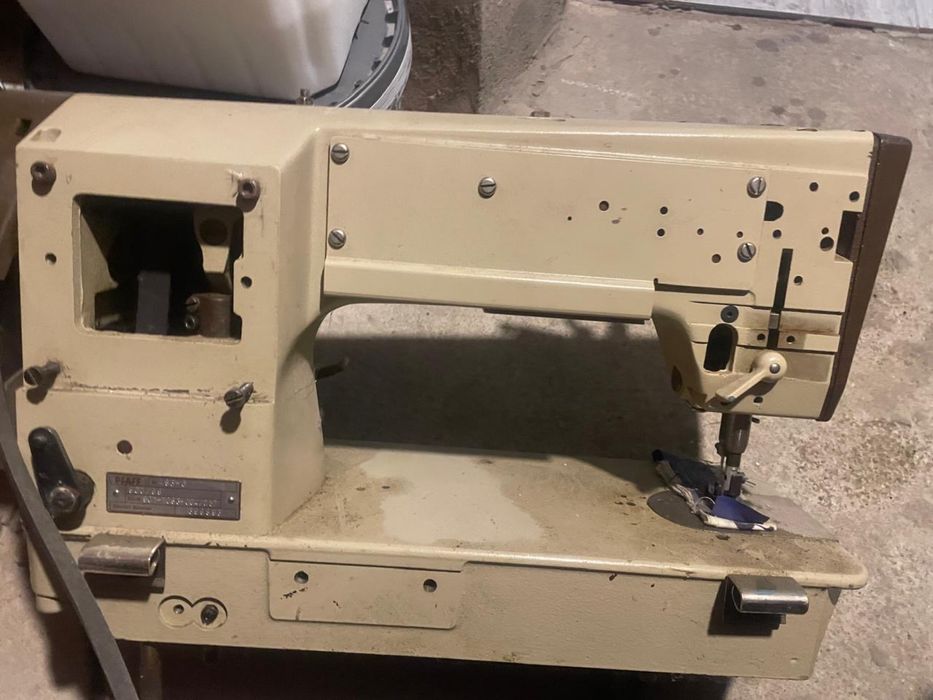 Швейная машинка PFAFF