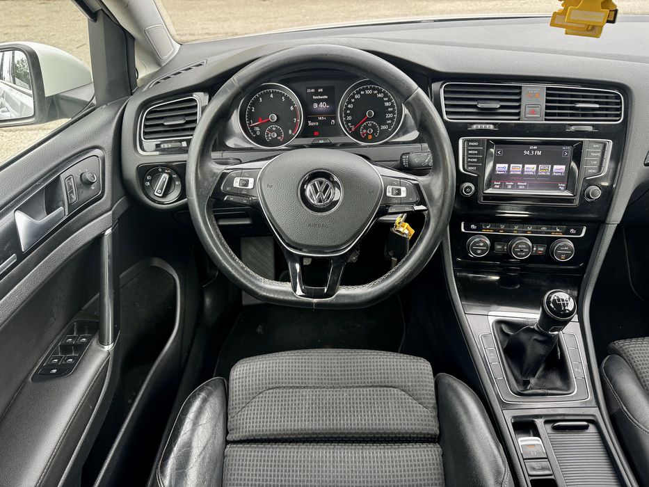 Vw Golf 7 1.4 tsi 140 cai xenon, distronic, navigatie, masaj