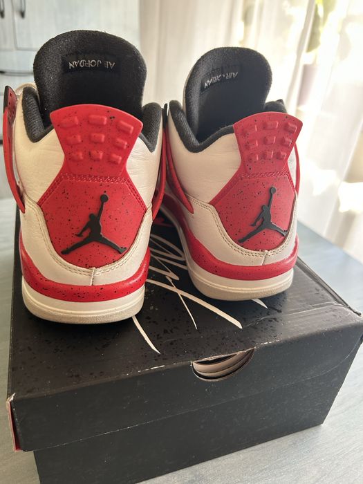Vand Jordan 4 Retro Red Cement