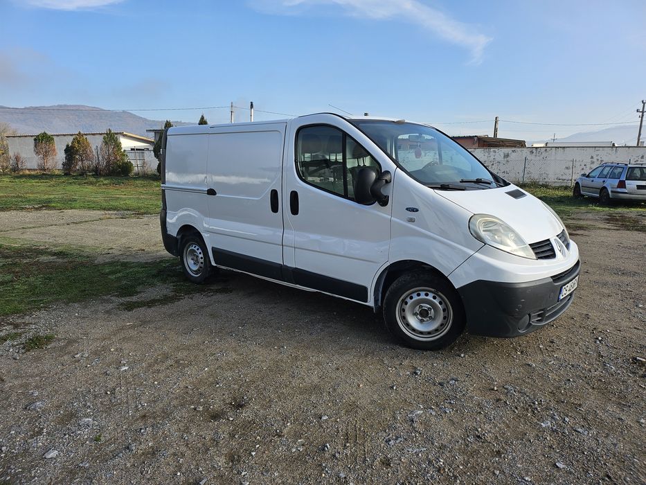Vând Renault Trafic