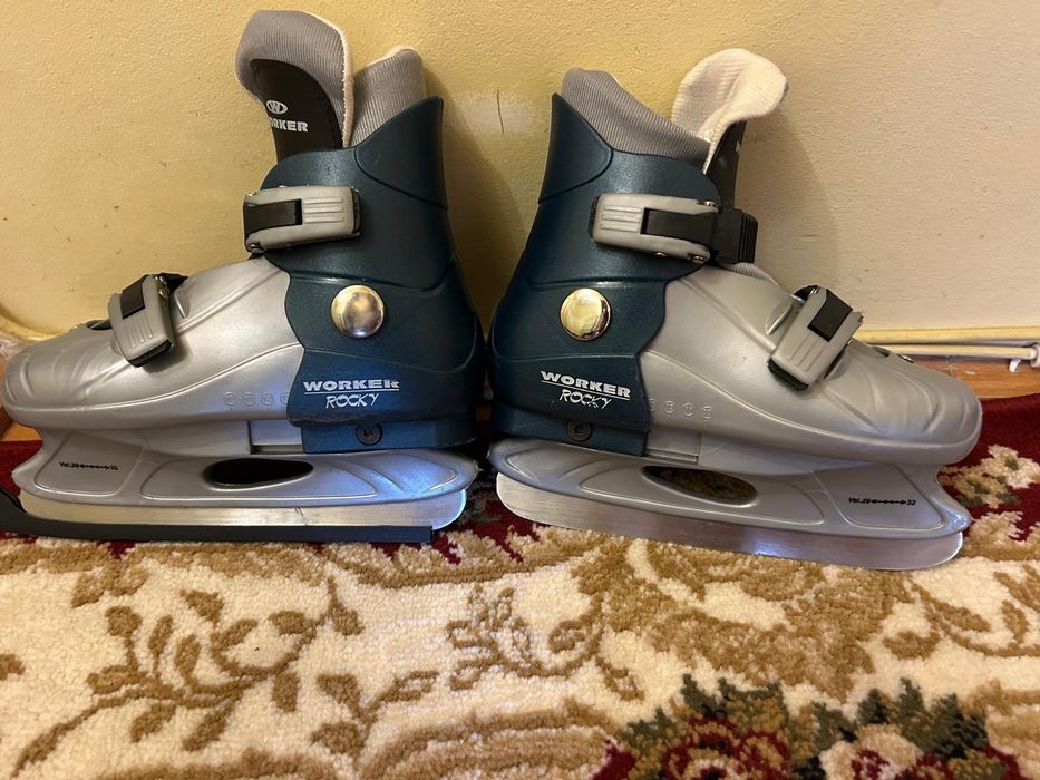 Vând patine de gheata