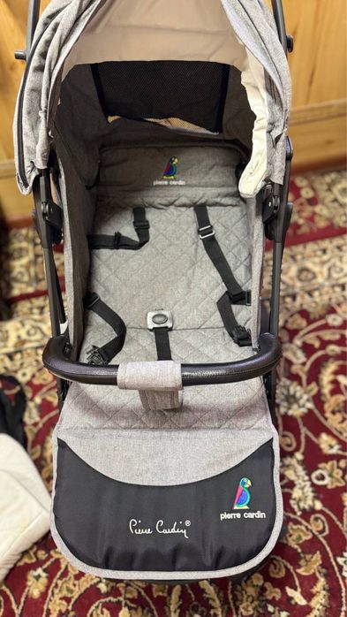 Продаётся детская коляска в хорошем состоянии Pierre Cardin