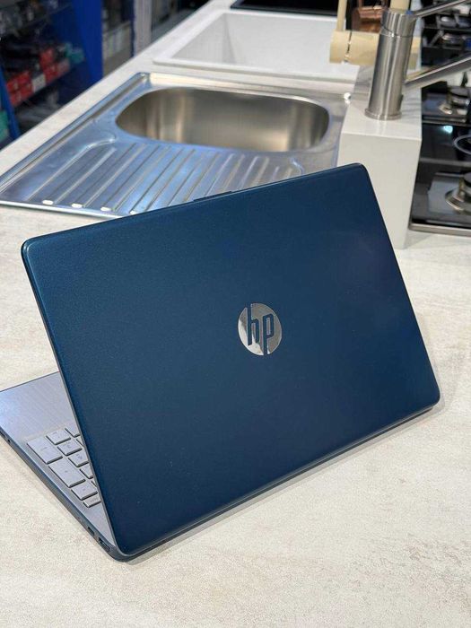 HP laptop Amd R5-5500U 8/256 15'6 FullHD