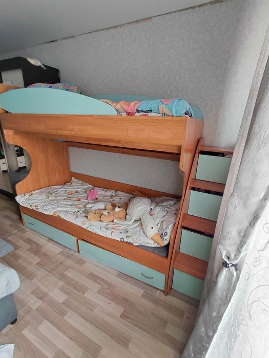 Продам двухъярусную кровать