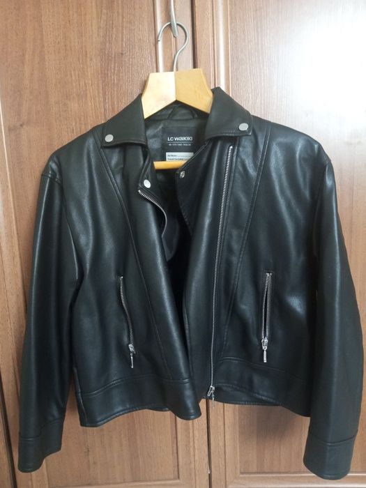 Продам кожанку на девочку