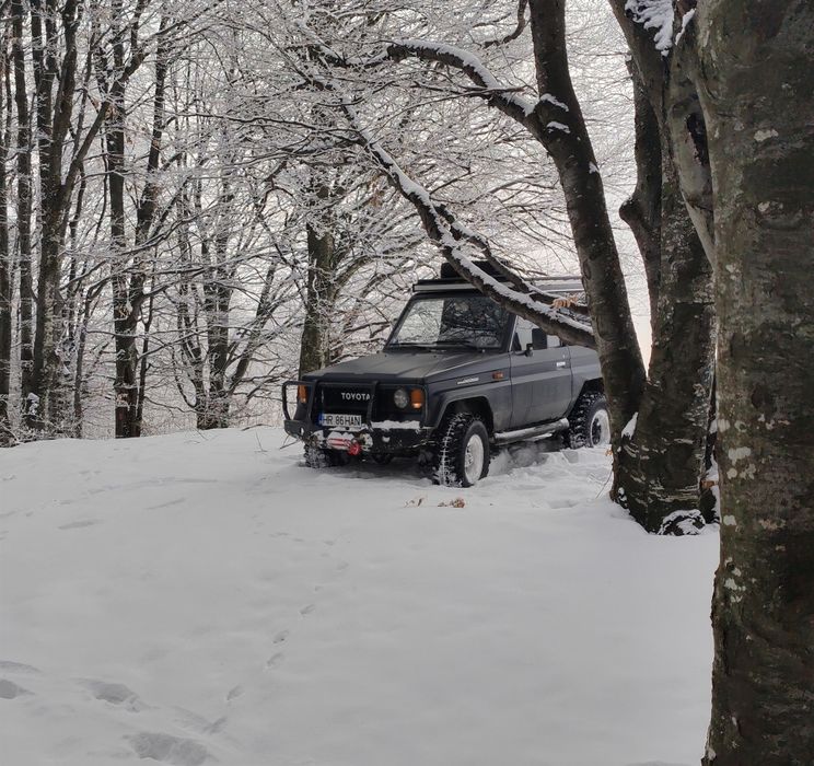 Vând sau schimb toyota lj70
