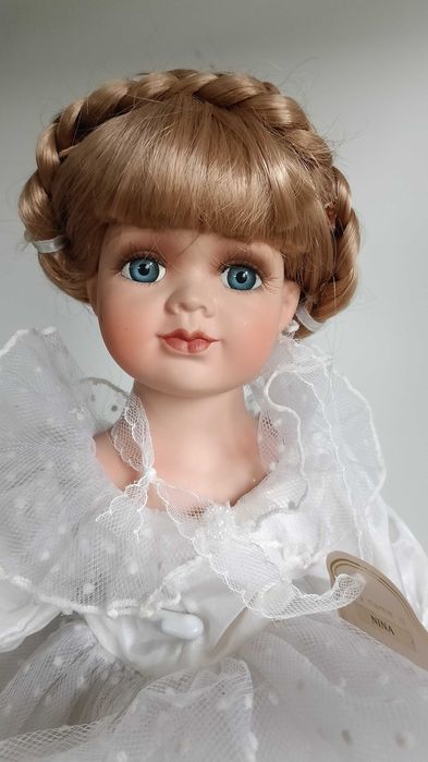 Балерина, порцеланова, английска , колекционерска кукла от Alberon Dolls .