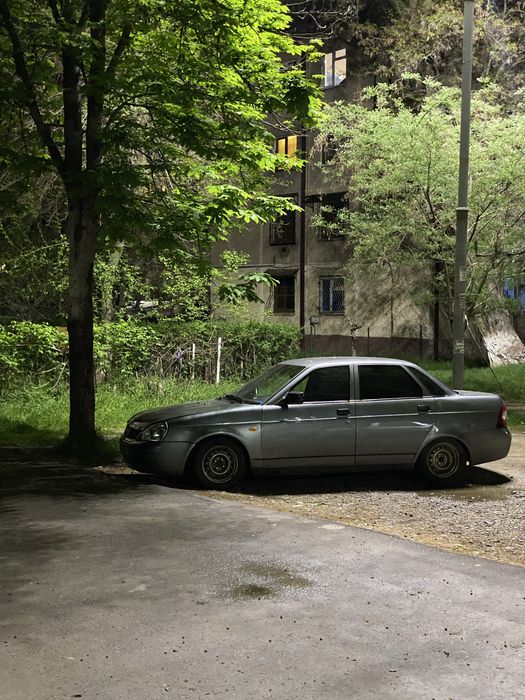 Приора 1,6 сотилади