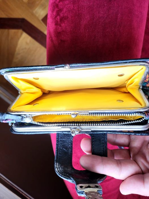 Продам сумочку женскую