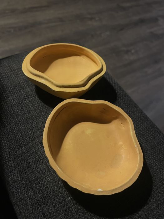 Метален знак и кутийка