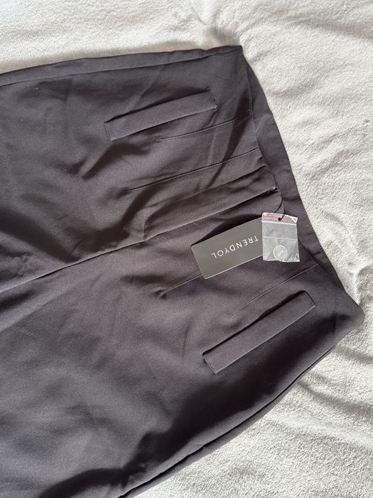 Панталон Trendyol.  Размер 42