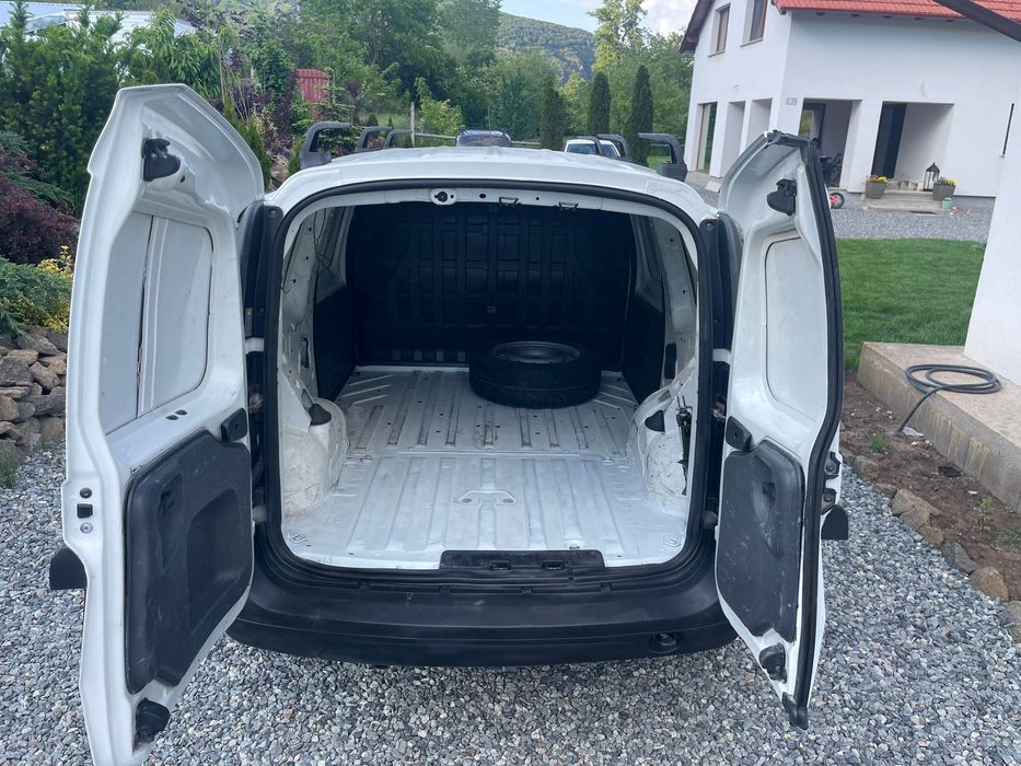 vând Dacia Logan Van 1.5 dci euro 5