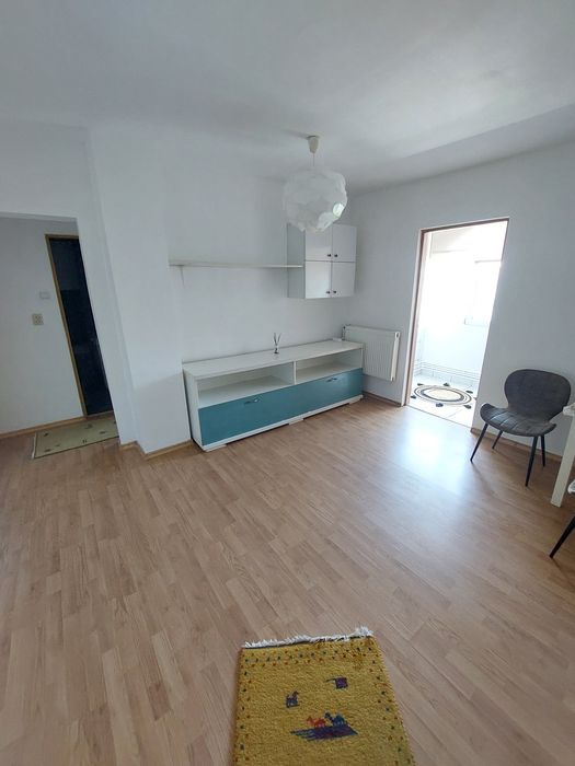 De vânzare - apartament 2 camere, decomandat.