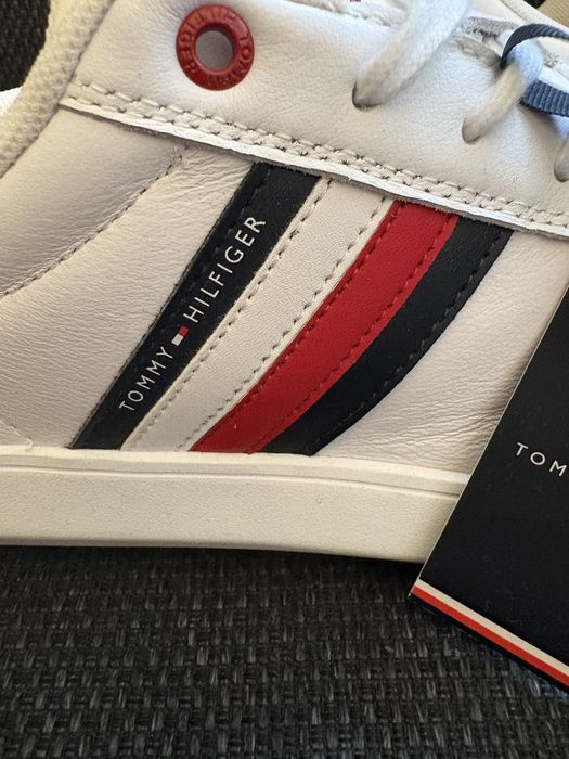 Adidasi tommy nr44,5 noi nouti