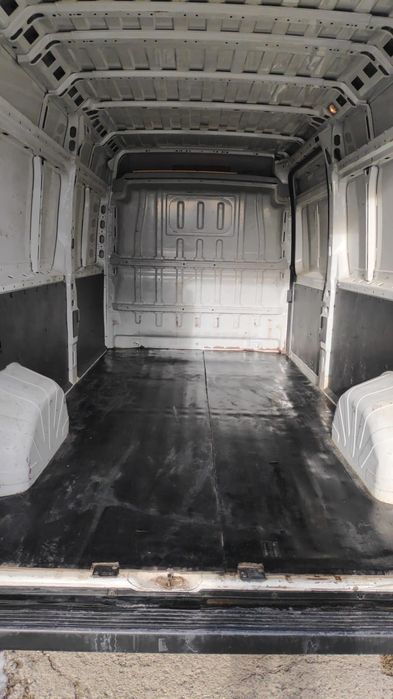 Inchiriez duba de inchiriat fără șofer mutări transport mobilă marfă