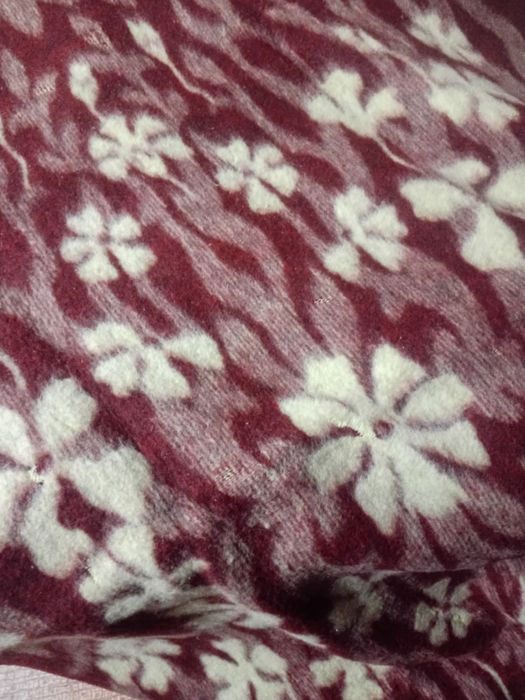 Продам шерстяные одеяло.