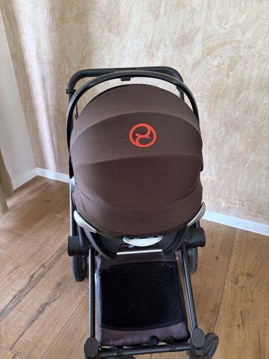 Бебешка количка Cybex priam +кош за новородено с база