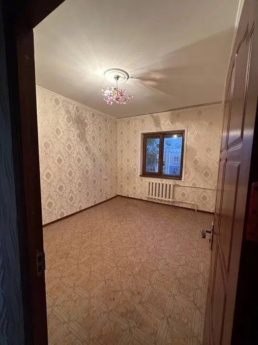 Продаётся 4-х комнатная квартира на Сергели 4