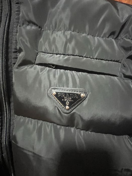 Куртка prada оригинал S размер