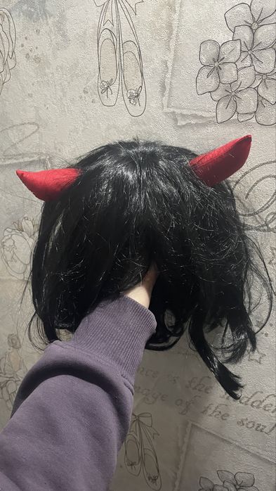 Продам парик с рожками