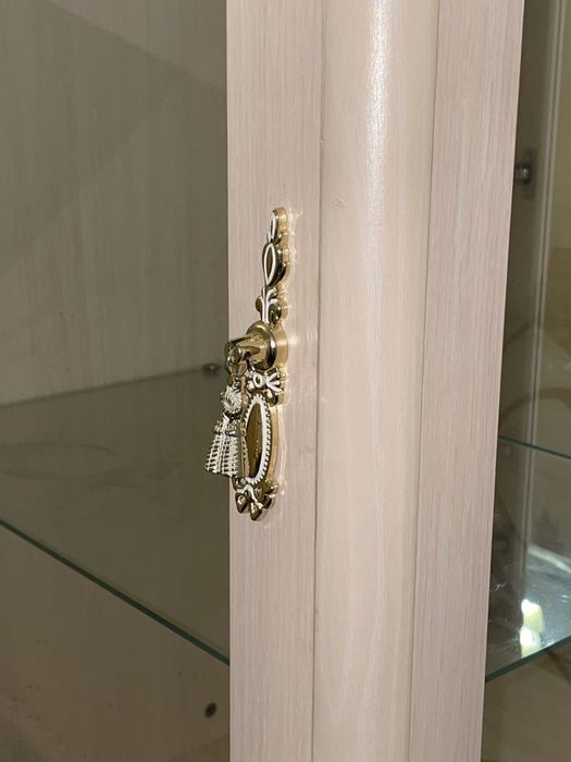 Шкаф витрина для гостиной 2 штуки