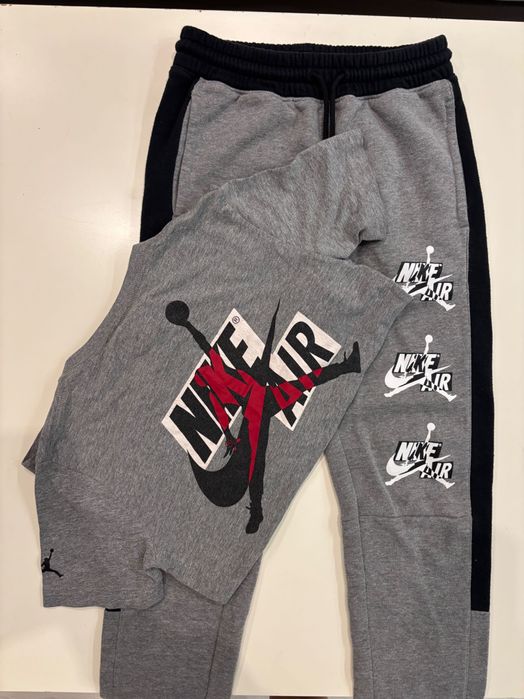 Екип тениска и долнище Nike Jordan