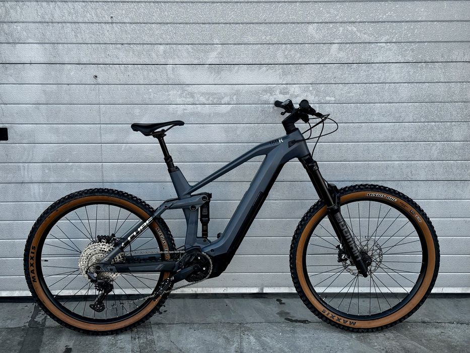 Bicicleta electrica Cube Stereo Race