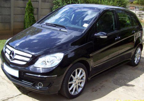 Продавам мерцедес б200 на части