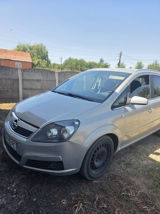 Vand sau schimb Opel Zafira