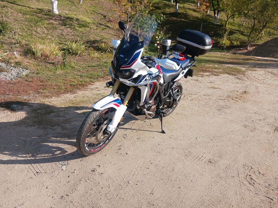 Motocicleta Honda AfricaTwin 1000 DTC  automat