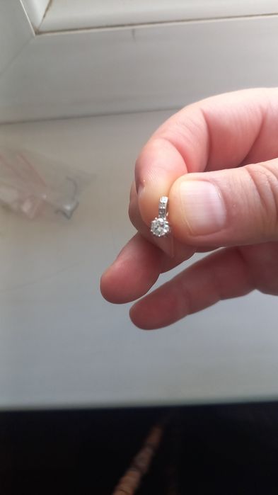 Срочно продам бриллиант кулон