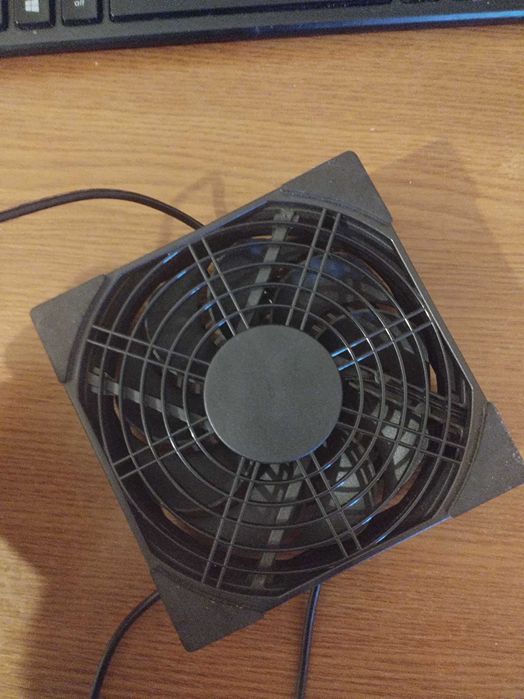 Ventilator silentios 12 cm cablu cu usb A 5v