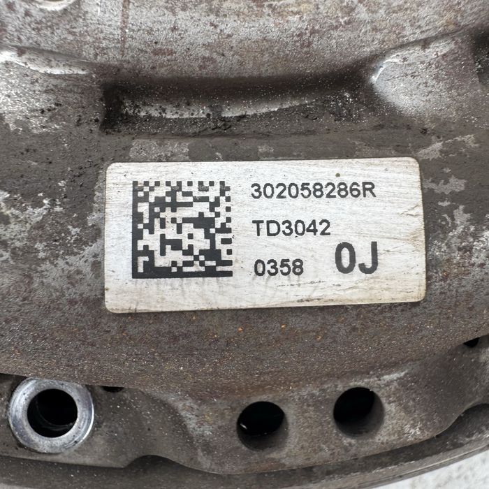 Volanta Renault Megane 3 Scenic 3 Fluence Dacia Duster provenita de pe cutie manuala 6+1 110cp