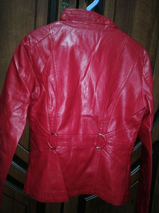 Koja kurtka qizlar uchun. Кожаная куртка для девочки