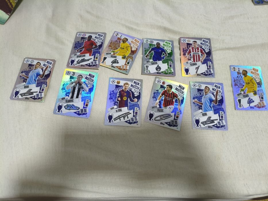 Cartonase Topps MATCH ATTAX, Panini si cutie pentru cartonase.