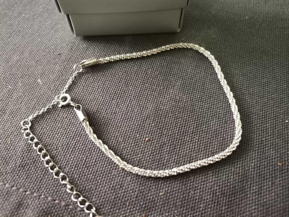 Изчистена гривна за крак