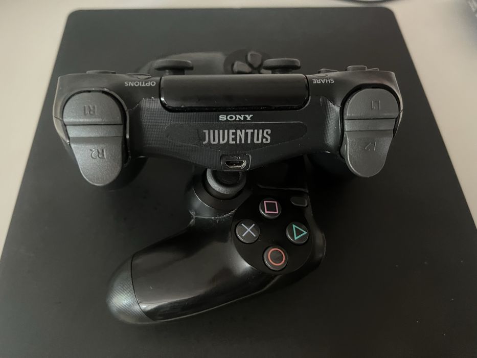 Ps4 impecabil estetic și mecanic