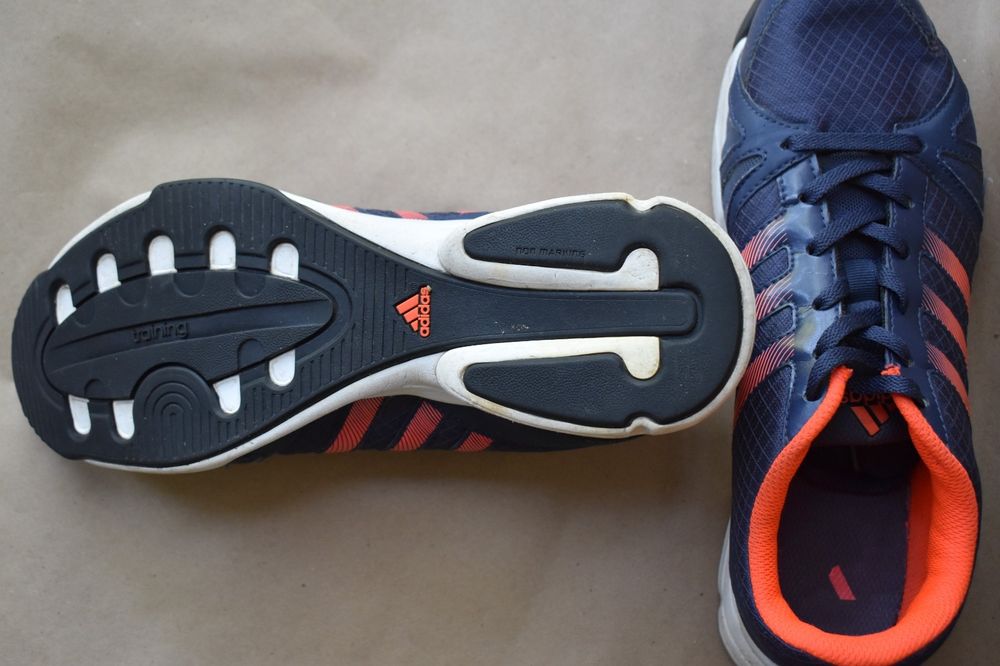 Кроссовки разные р 38