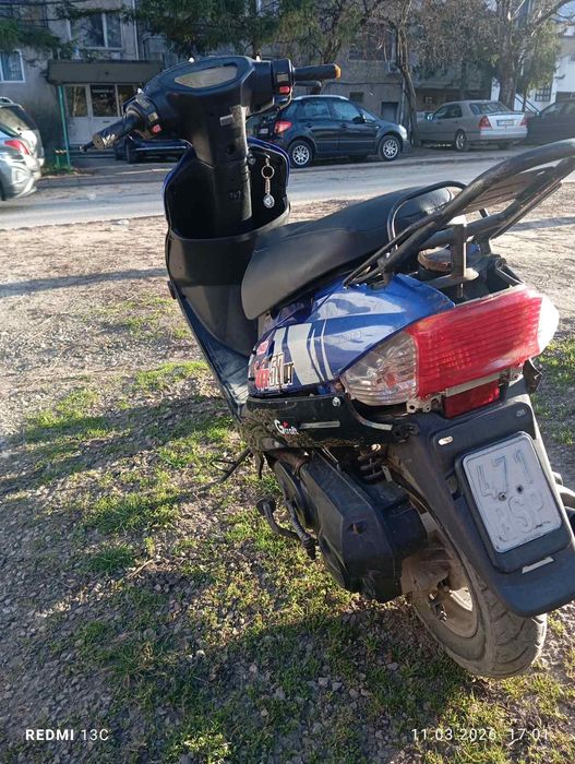 Скутер 50 кубика 4t с документи за регистрация!