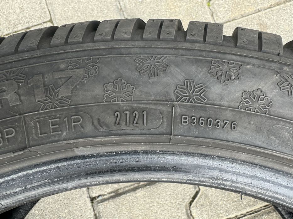 2 бр Зимни гуми Dunlop 235/45/17 dot2721