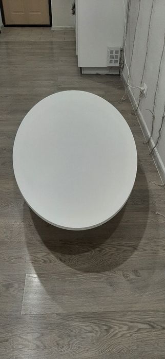 Продам столик низкий
